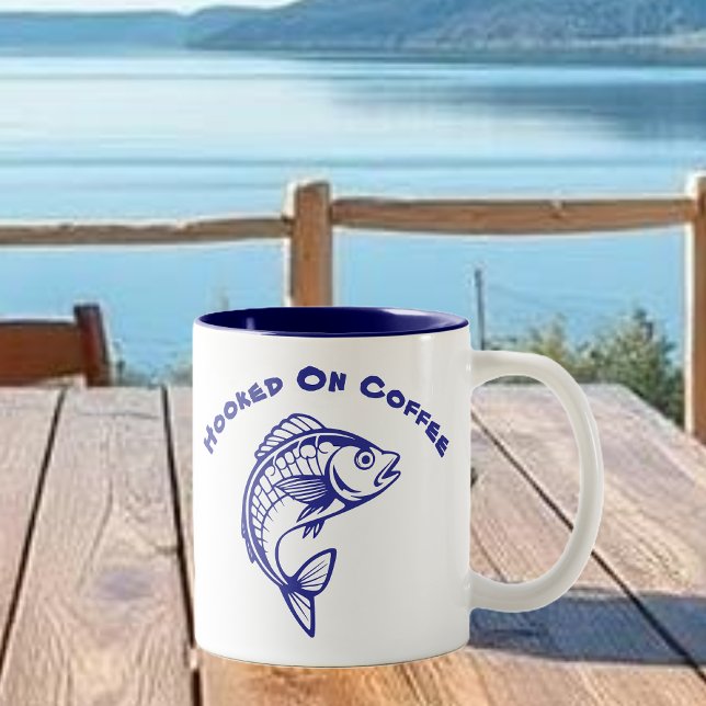Tasse 2 Couleurs Accroché au café-poisson (Hooked on Coffee-Fish Two-Tone Coffee Mug)