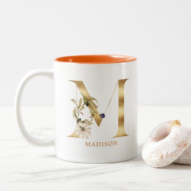 Tasse 2 Couleurs Alphabet Or Personnalisé M Monogramme | Citrouille (Avec donut)