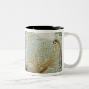Tasse 2 Couleurs Bas-soulagement d'un taureau anthropomorphe