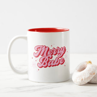 Tasse 2 Couleurs Bébé rouge et rose joyeux avec flocons de neige