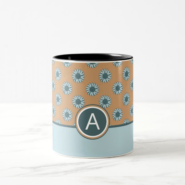 Tasse 2 Couleurs Bleu monogramme (Monogrammed Blue Sunflowers Two-Tone Coffee Mug from Studio Posies. )