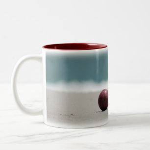 Tasse 2 Couleurs Boule de Bocce sur la plage