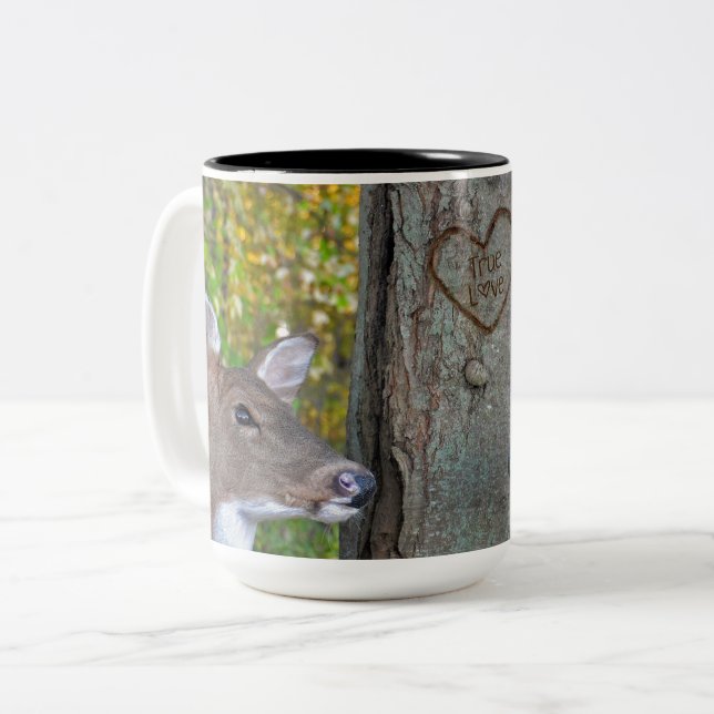 Tasse 2 Couleurs buck et faire avec coeur sur l'arbre (Devant gauche)