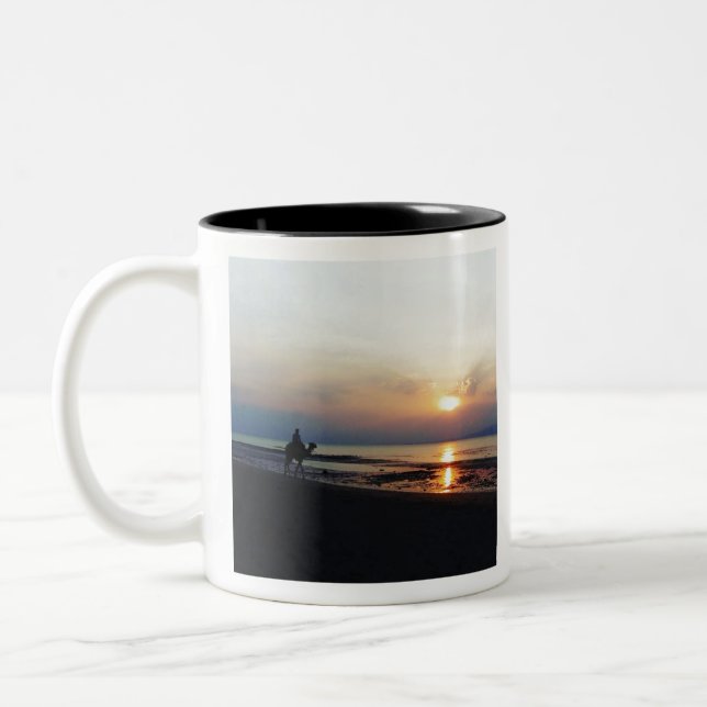 Tasse 2 Couleurs Camel sur la plage à Sunset (Gauche)