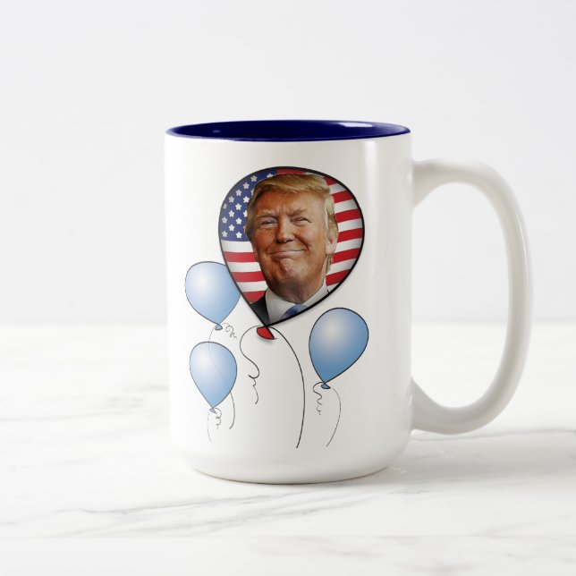 Tasse 2 Couleurs Célébrez avec l'atout (Droit)