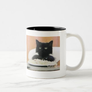 Tasse 2 Couleurs Chat mangeant des spaghetti