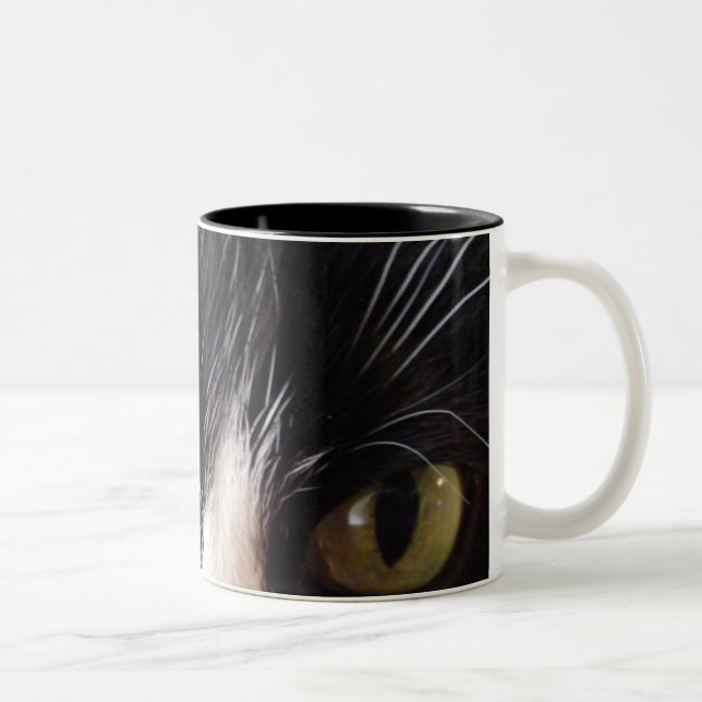 Tasse 2 Couleurs Chat noir, favoris blancs, yeux verts (Droit)