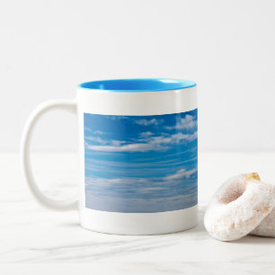 Tasse 2 Couleurs Ciel bleu avec flux nuageux