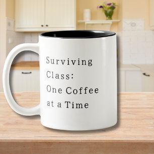 Tasse 2 Couleurs Classe de survie, Citation amusante de l'étudiant