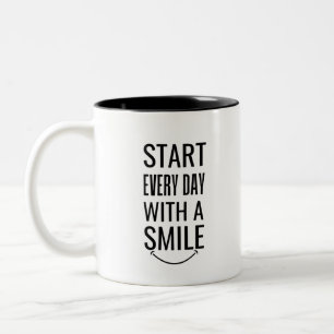 Tasse 2 Couleurs Commencez chaque jour avec un sourire