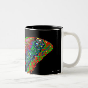 Tasse 2 Couleurs Conception colorée de papillon contre le contexte