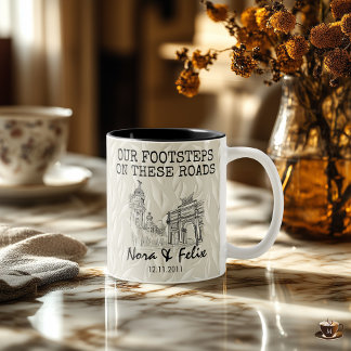 Tasse 2 Couleurs Couple sur la skyline de Madrid — fond de feuille