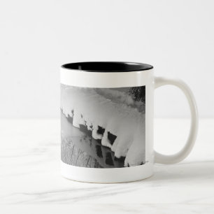 Tasse 2 Couleurs Courant en hiver B&W