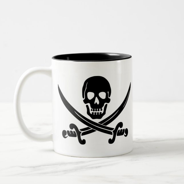 Tasse 2 Couleurs Crâne de pirate et épées croisées (Gauche)
