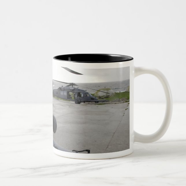 Tasse 2 Couleurs Deux Hawks HH-60G Pave (Droit)