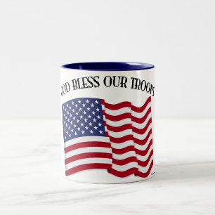 Tasse 2 Couleurs Dieu bénissent nos troupes avec le drapeau des US