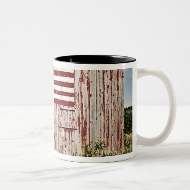 Tasse 2 Couleurs Drapeau américain peint sur la grange (Droit)