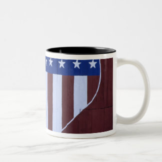 Tasse 2 Couleurs Drapeau dans la forme de coeur peinte sur la