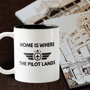 Tasse 2 Couleurs Drôle de maison est où le pilote atterrit l'avion 