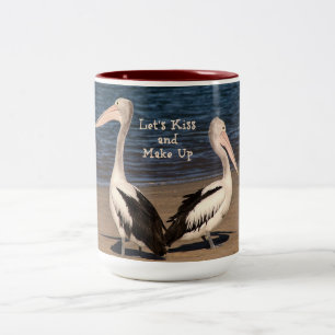 Tasse 2 Couleurs "Embrassons-nous et faisons la paix" Pélicans sur
