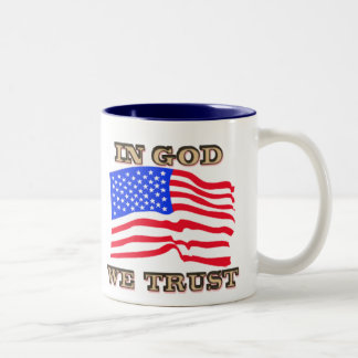 Tasse 2 Couleurs En Dieu, nous faisons confiance à American Flag Mu