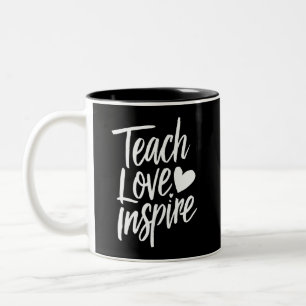 Tasse 2 Couleurs Enseigner l'amour Inspirer le cadeau de jour de l'