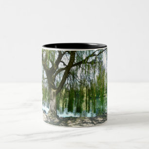 Tasse 2 Couleurs Étang par le saule pleurant