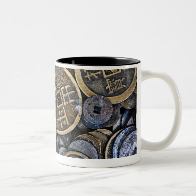Tasse 2 Couleurs Fermez-vous des pièces de monnaie vietnamiennes (Droit)