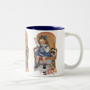 Tasse 2 Couleurs Fille cousant des poupées