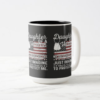 Tasse 2 Couleurs Fille d'une famille militaire patriotique et vétér