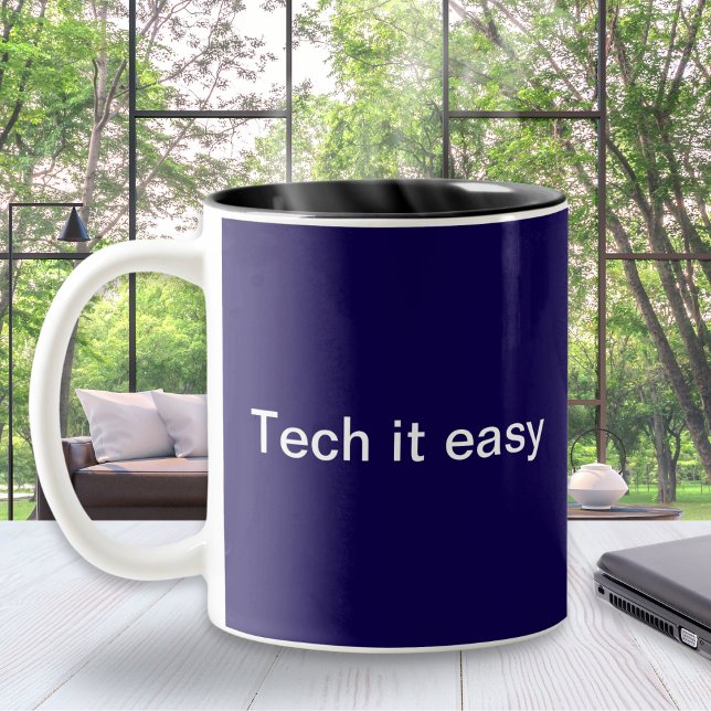 Tasse 2 Couleurs Funny Tech Humour programmeur d'ordinateur Monogra (A funny mug with technology pun 'Tech it easy'. An ideal gift for computer and I.T. professionals)