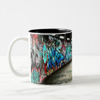 Tasse 2 Couleurs Graffiti de métro