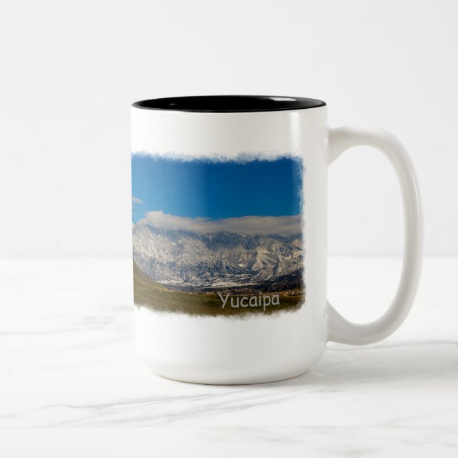 Tasse 2 Couleurs Hiver de vallée de Yucaipa (Droit)