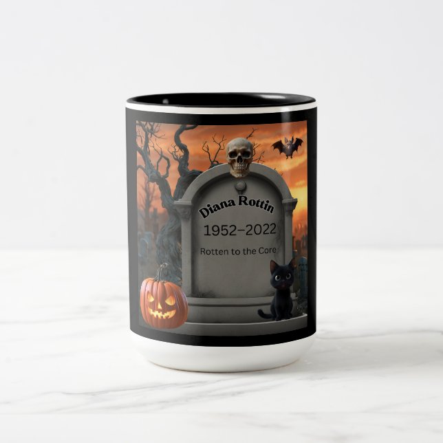 Tasse 2 Couleurs Humour de pierre gravée d'Halloween "Diana Rottin" (Centre)