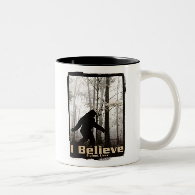 Tasse 2 Couleurs Je crois que Bigfoot vit (Droit)