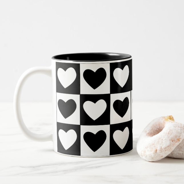 Tasse 2 Couleurs Jour des Valentines des Coeurs Noirs et Blancs (Avec donut)