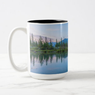 Tasse 2 Couleurs La réflexion sur le paysage de la montagne des Tro