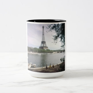 Tasse 2 Couleurs La Tour Eiffel. Paris, vers 1960.