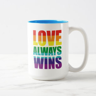 Tasse 2 Couleurs L'amour gagne toujours