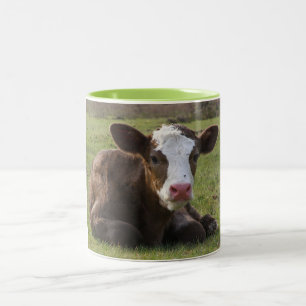 TASSE 2 COULEURS LE CALF EST SI PRÊT À VOUS ACCUEILLIR LE MATIN