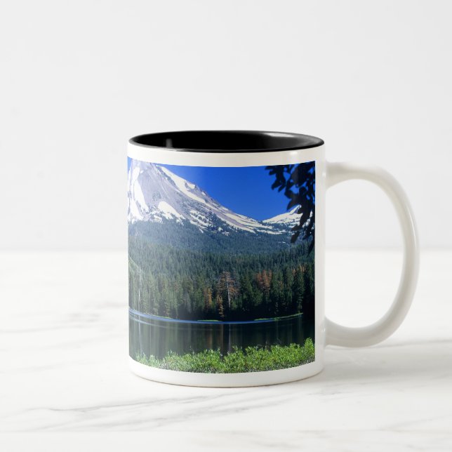 Tasse 2 Couleurs Le mont Lassen surplombe le lac Manzanita (Droit)