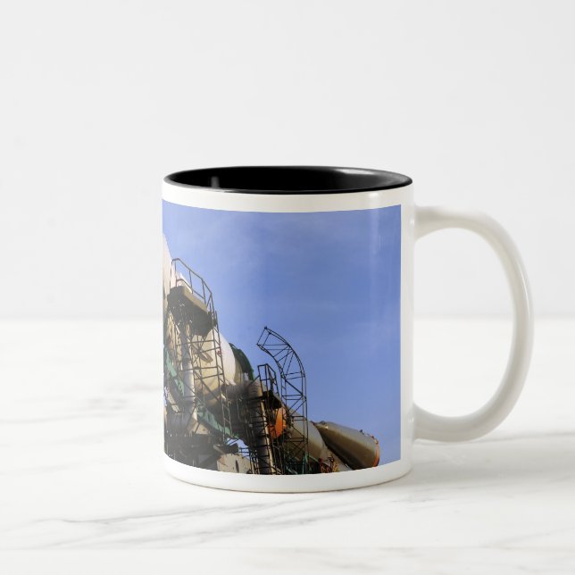 Tasse 2 Couleurs Le Soyouz TMA-13 vaisseau spatial 3 (Droit)