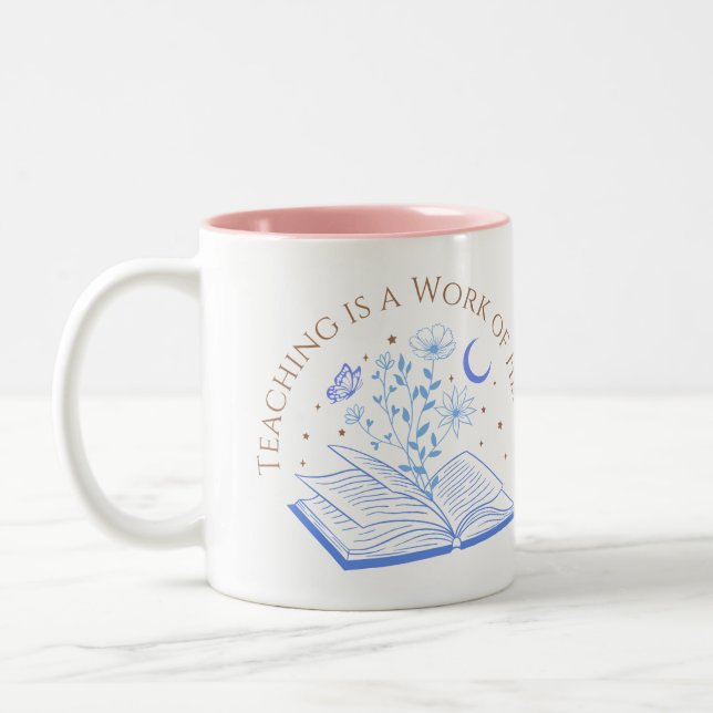 Tasse 2 Couleurs L'enseignement est une oeuvre de coeur, Joyeuse jo (Gauche)
