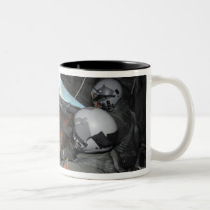 Tasse 2 Couleurs Les aviateurs poussent une palette de biens donnés