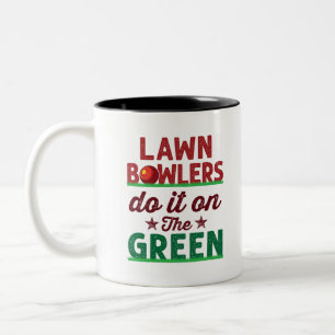 Tasse 2 Couleurs Les Bowlers De Pelouse Le Font Sur Le Vert