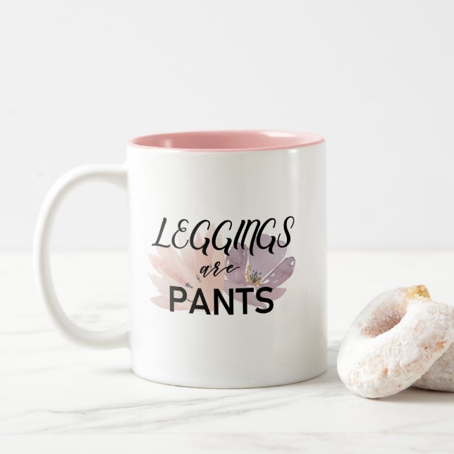 Tasse 2 Couleurs Les guêtres sont pantalon (Avec donut)