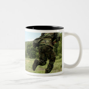Tasse 2 Couleurs Les marines thaïlandaises royales se précipitent