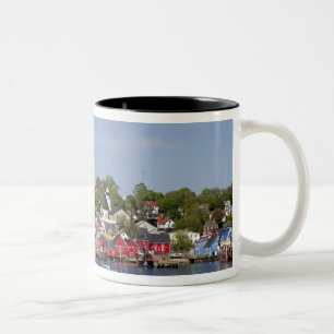 Tasse 2 Couleurs Lunenberg, Nouvelle-Écosse, Canada.2