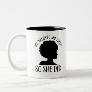 Tasse 2 Couleurs Magie noire de fille qu'elle a crue qu'elle