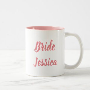 Tasse 2 Couleurs Mariée Rose Élégant Script Cadeaux Mariages Élégan